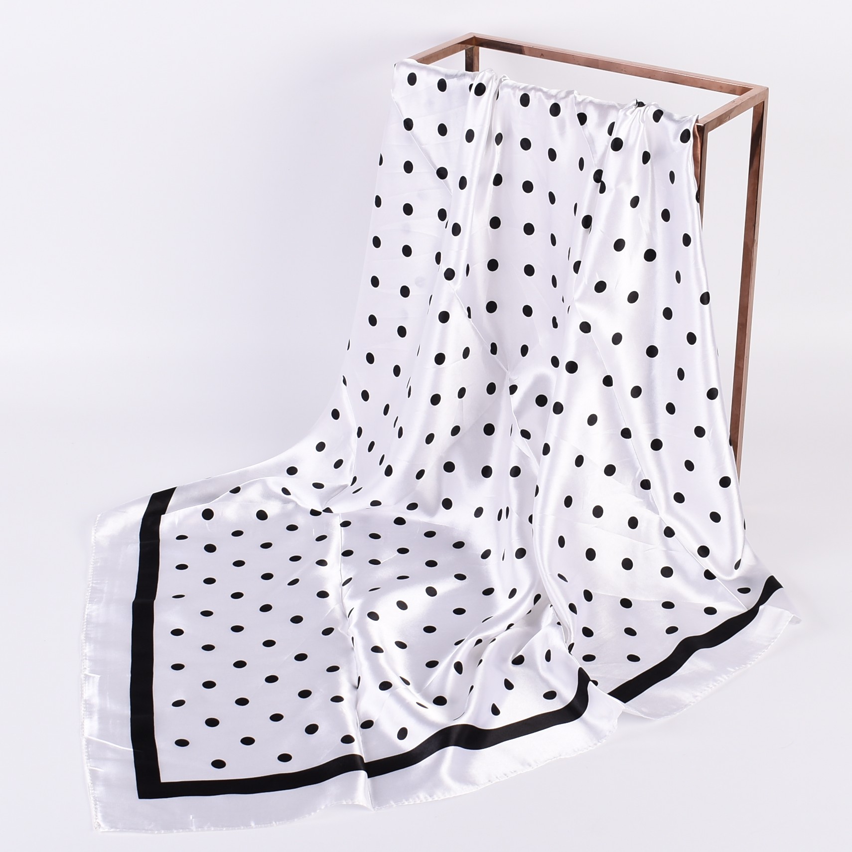 Summer new fashionable tempera - огляд і ціна Silk Scarf Square