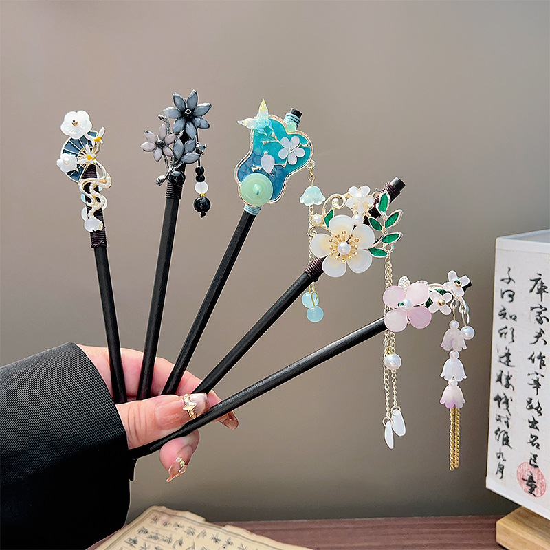 Classic Tassel Hair Stick Blac - огляд і ціна Women Accessories Aesthetic